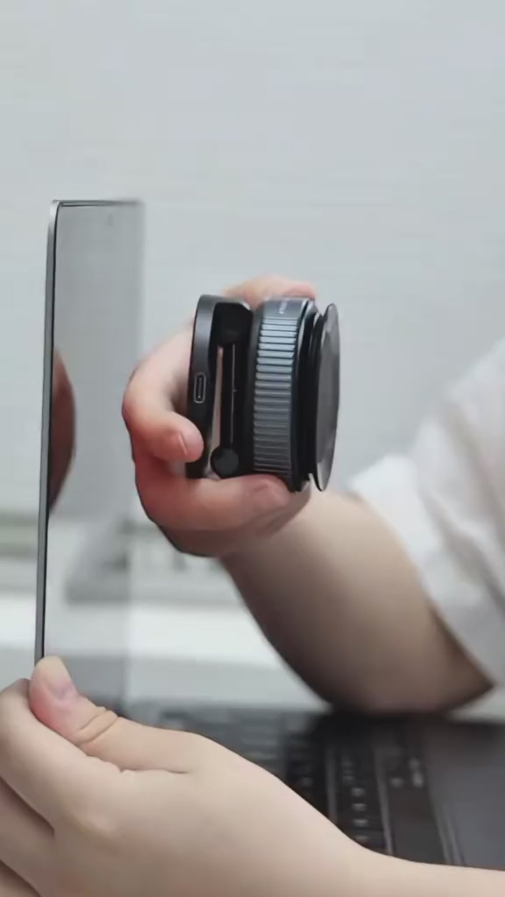 Magnetic Wireless Car Charger Mount