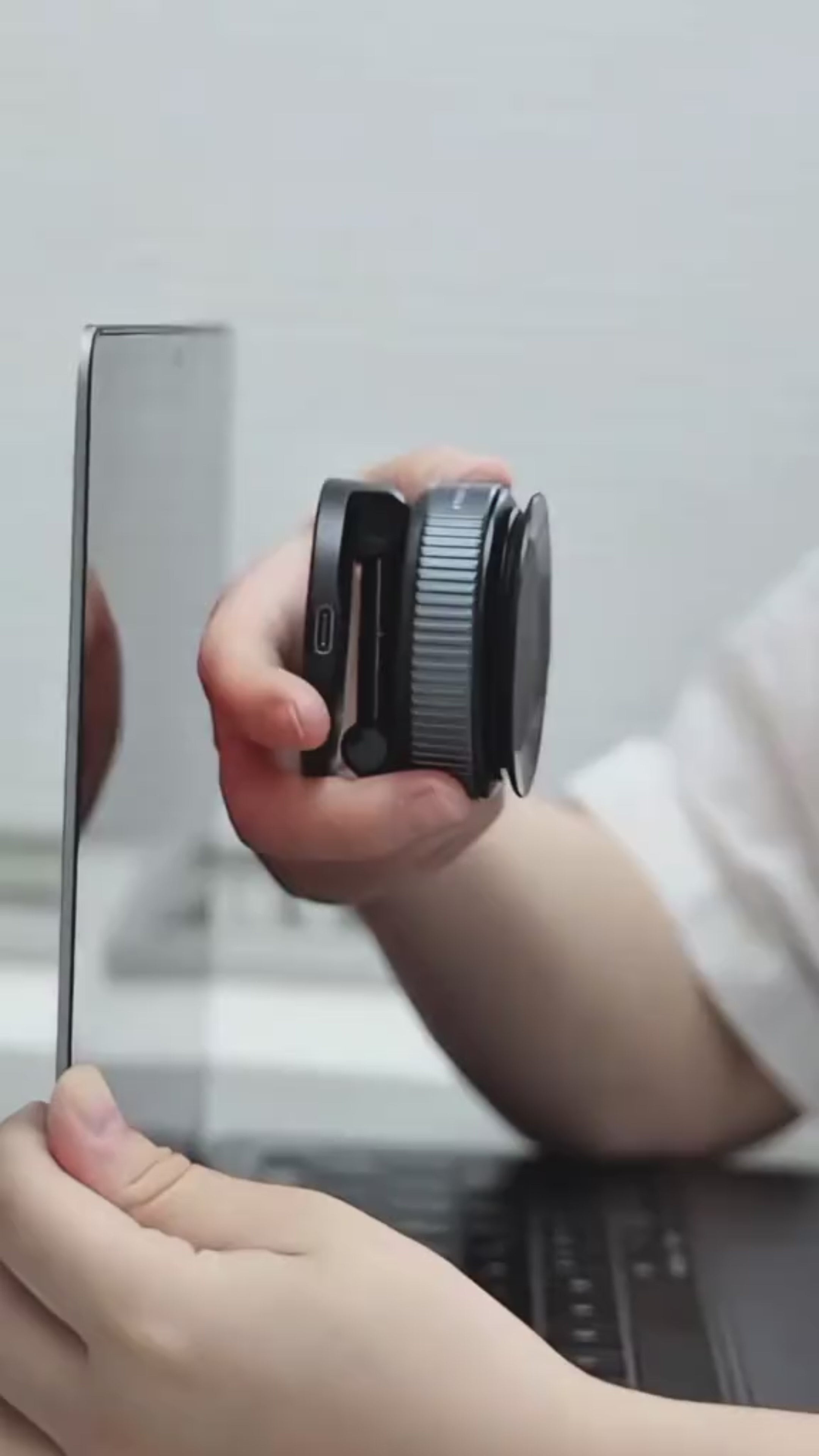 Magnetic Wireless Car Charger Mount